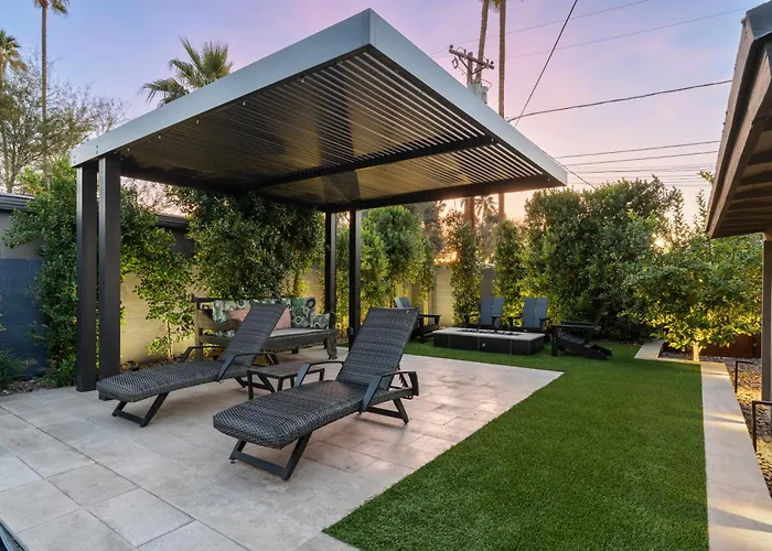 Stylish Oasis In Arcadia: Private Pool Prime Location