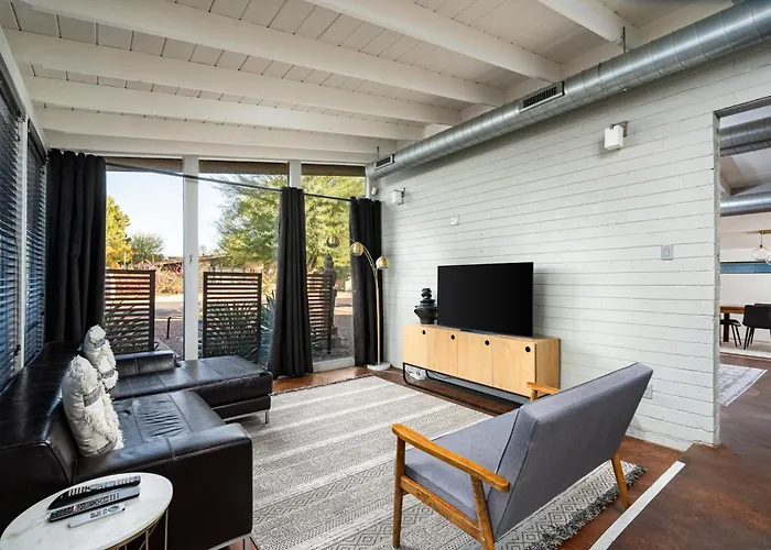 Stylish Oasis In Arcadia: Private Pool Prime Location Phoenix