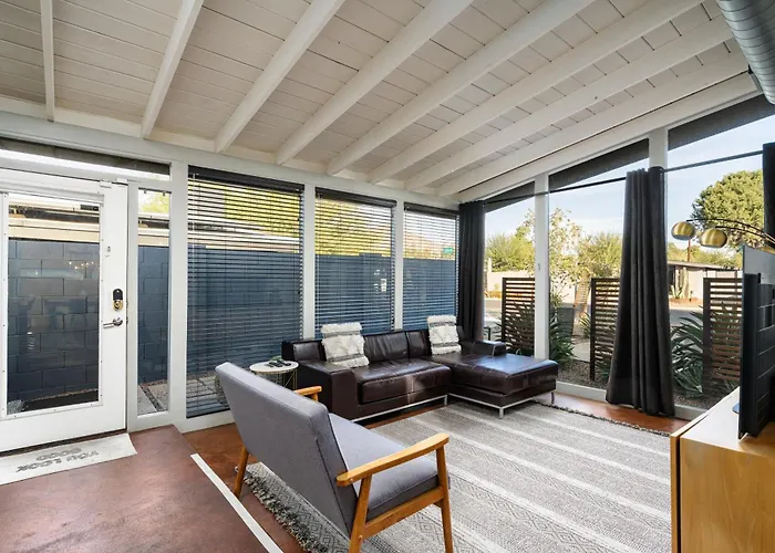 Stylish Oasis In Arcadia: Private Pool Prime Location Holiday home *