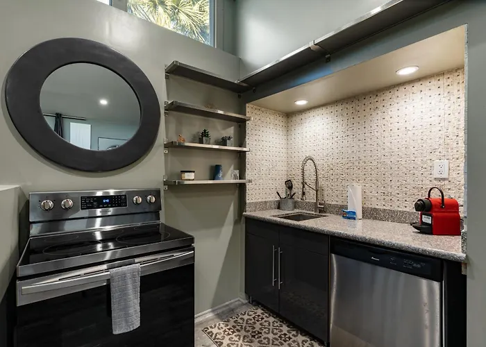Stylish Oasis In Arcadia: Private Pool Prime Location Holiday home Phoenix