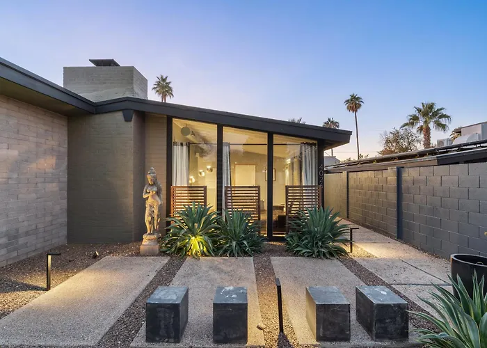 Stylish Oasis In Arcadia: Private Pool Prime Location Holiday home *
